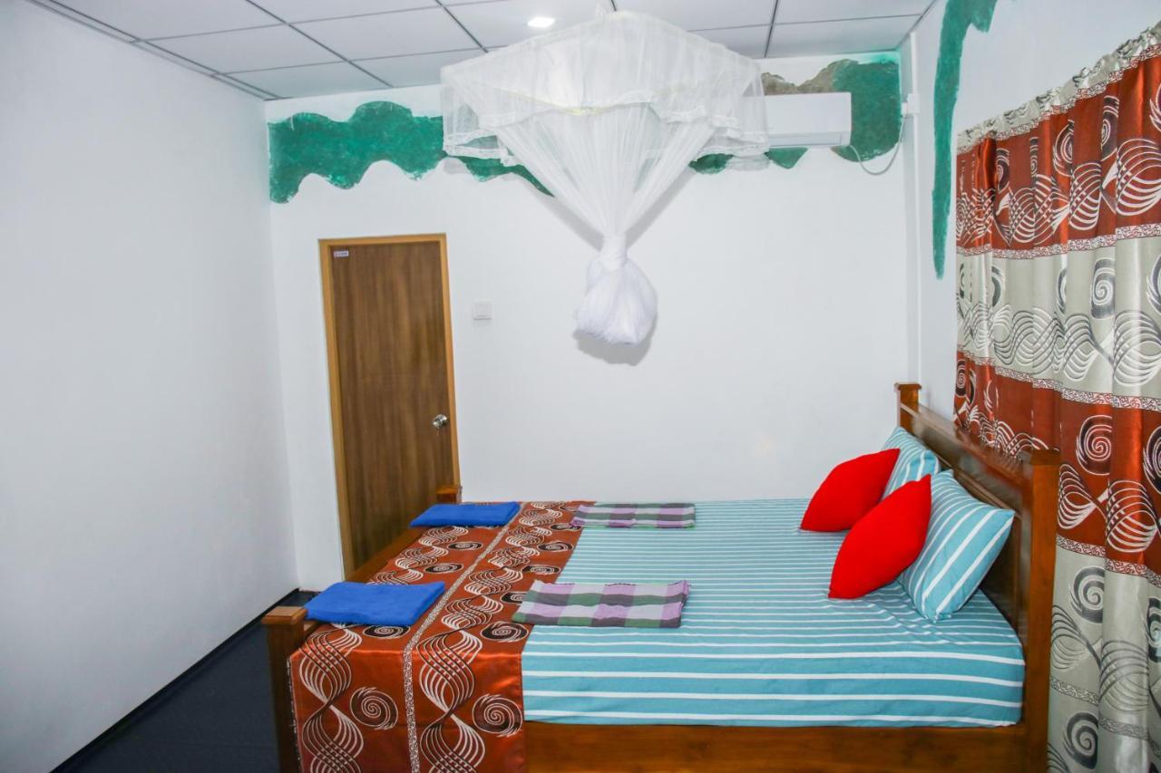 Sigiri Sandilu Homestay シギリヤ エクステリア 写真