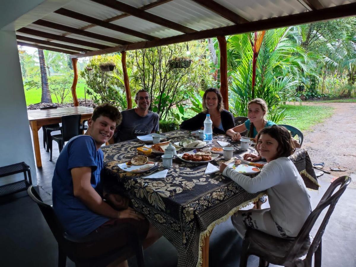 Sigiri Sandilu Homestay シギリヤ エクステリア 写真