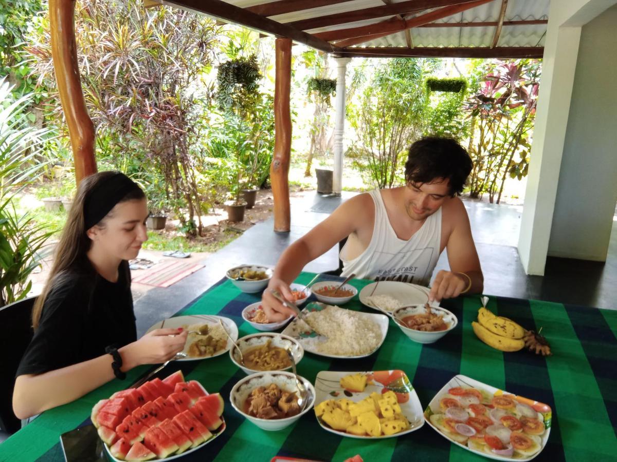 Sigiri Sandilu Homestay シギリヤ エクステリア 写真